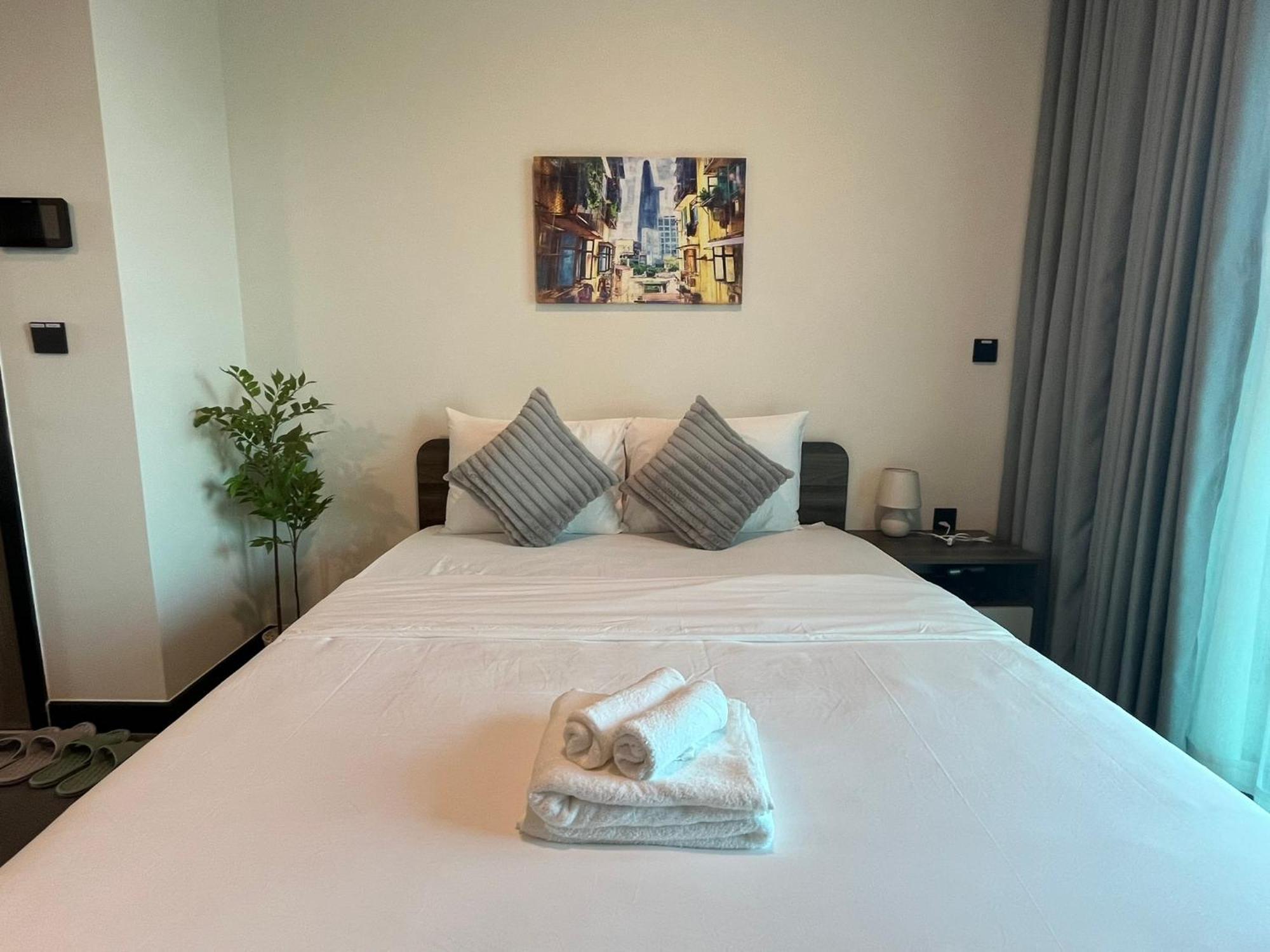 Tropical House - New Apartment At Delasol Ho Chi Minh City Bagian luar foto
