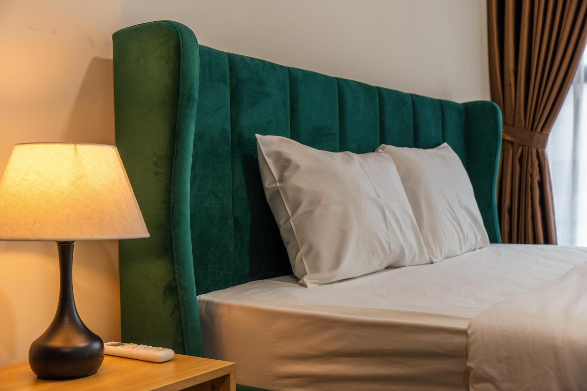 Tropical House - New Apartment At Delasol Ho Chi Minh City Bagian luar foto