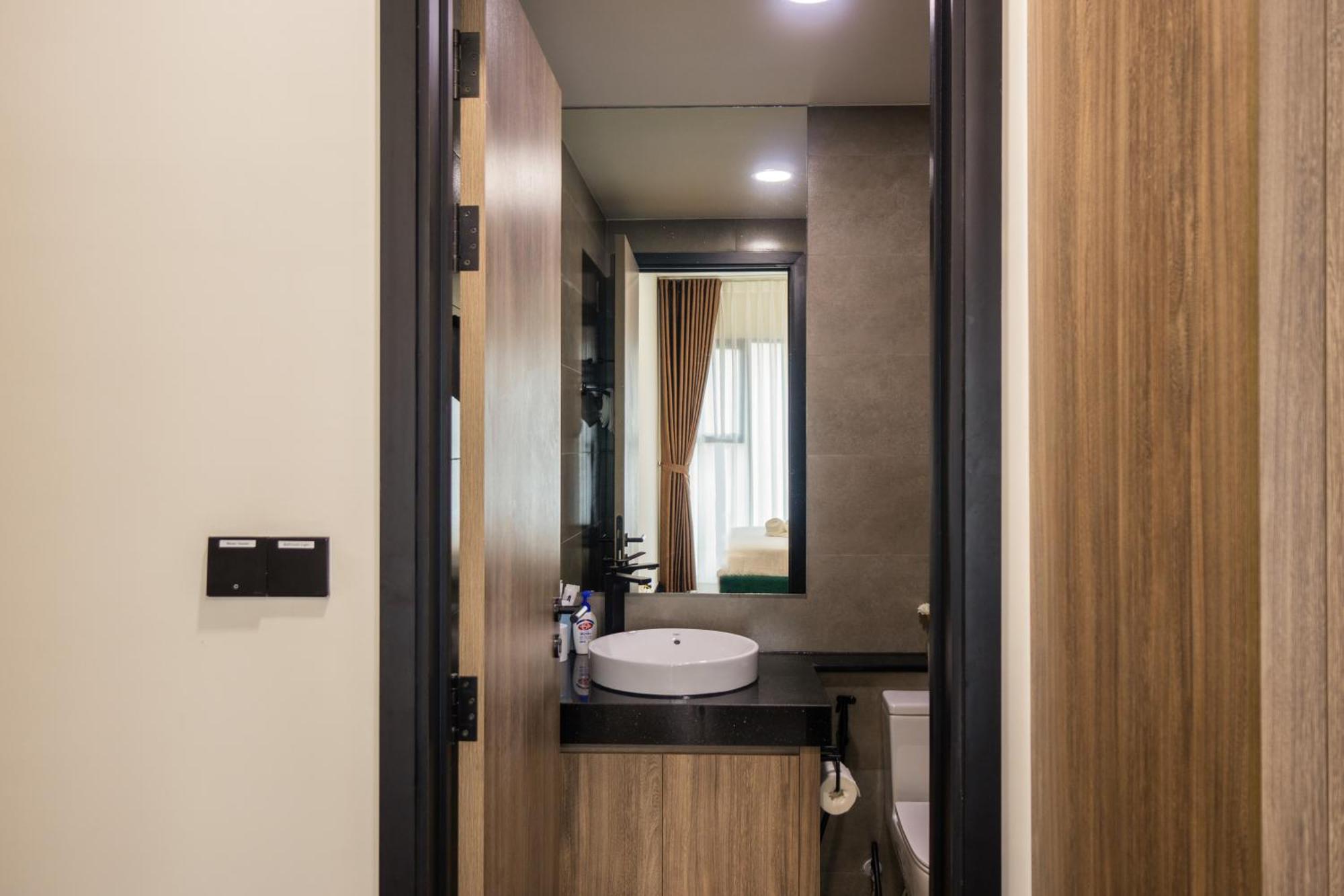 Tropical House - New Apartment At Delasol Ho Chi Minh City Bagian luar foto