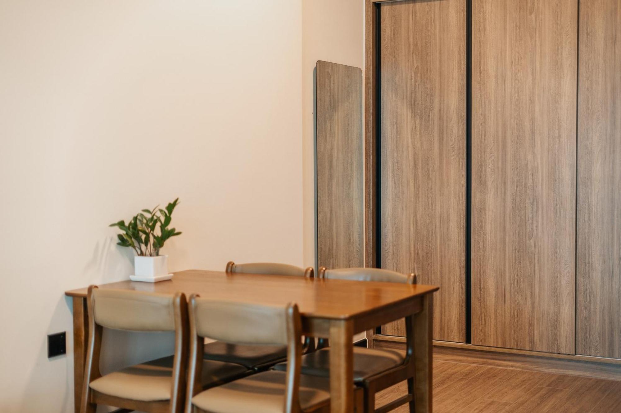 Tropical House - New Apartment At Delasol Ho Chi Minh City Bagian luar foto